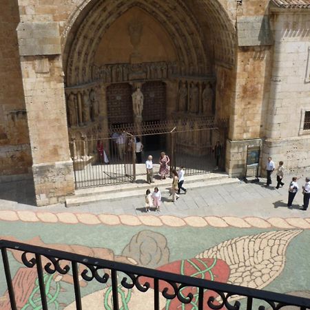 Appartamento El Balcon De La Catedral El Burgo De Osma Esterno foto