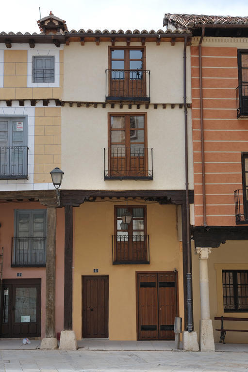 Appartamento El Balcon De La Catedral El Burgo De Osma Esterno foto